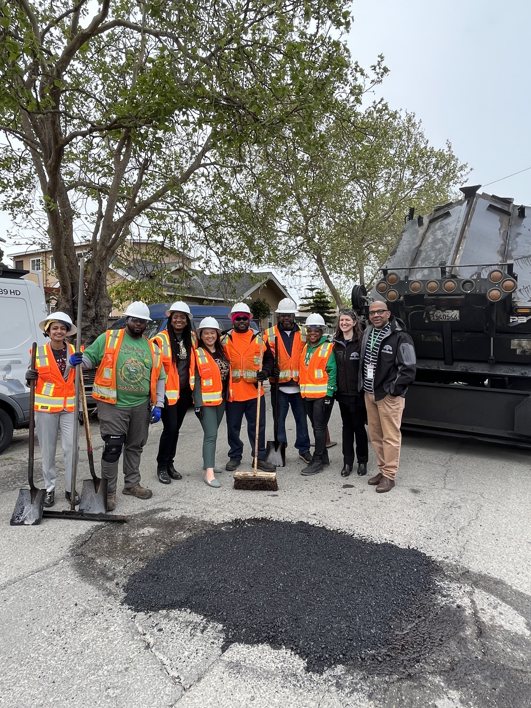 City leaders kick off the One Oakland Spring Clean